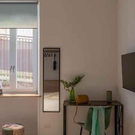 Iflat Saint Peter Chic Brand New * Róma